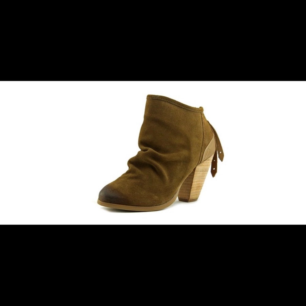 Nib naughty monkey tan bootie